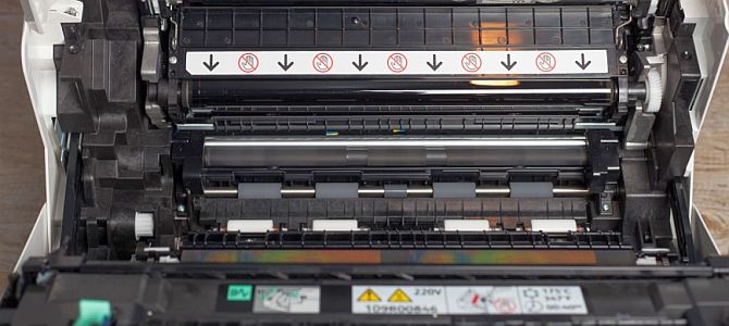 Принтер Xerox Phaser 4622: печатает 62 страниц в минуту