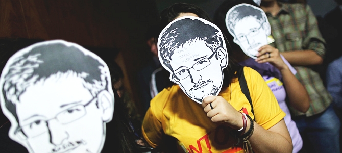 Эдвард Сноуден будет защищать личную информацию пользователей ВКонтакте?