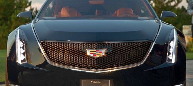 Cadillac ATS 2015 года: обновленный логотип теперь без венка